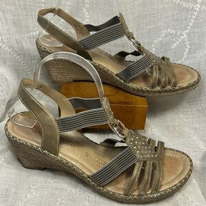 Remonte wedge leather and elastic sandals